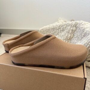 BRAND NEW Rothy’s Casual Clog